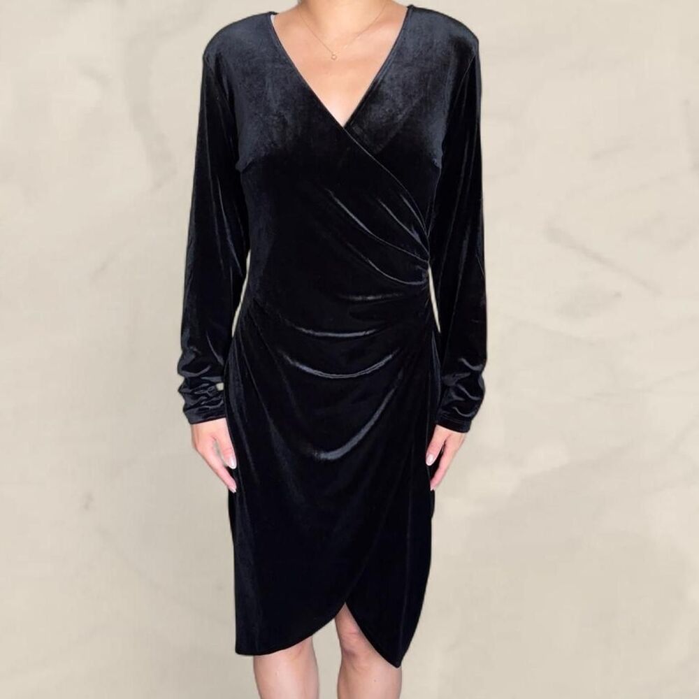 banana republic black velvet v neck dress long sleeve size small